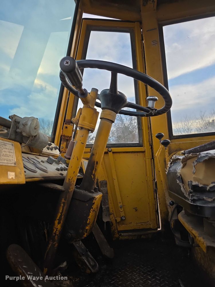 image for item FI0744 1970 Caterpillar 920 wheel loader