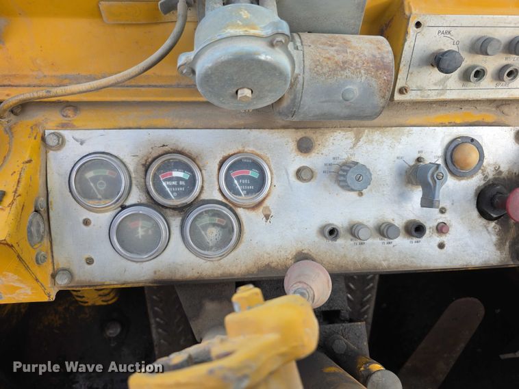 image for item FI0744 1970 Caterpillar 920 wheel loader