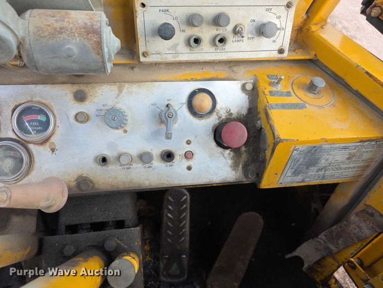 image for item FI0744 1970 Caterpillar 920 wheel loader