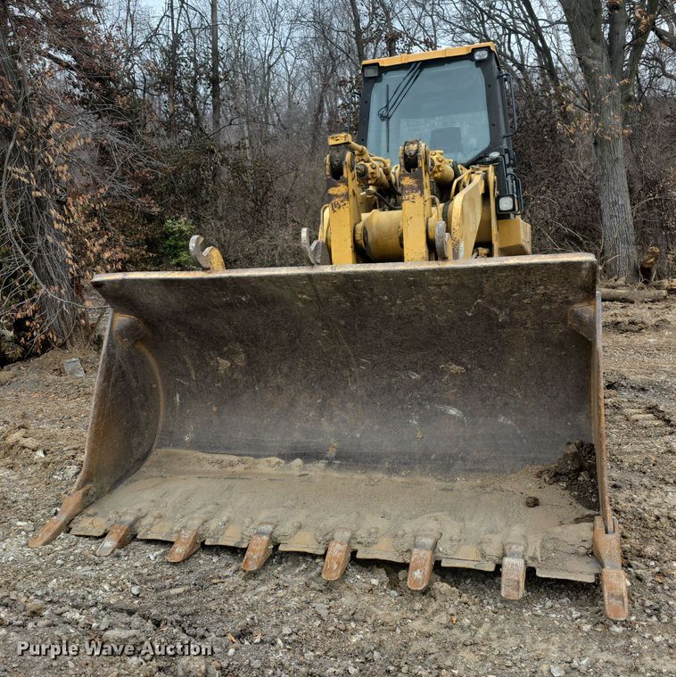 image for item FI0747 2003 Caterpillar 973C track loader