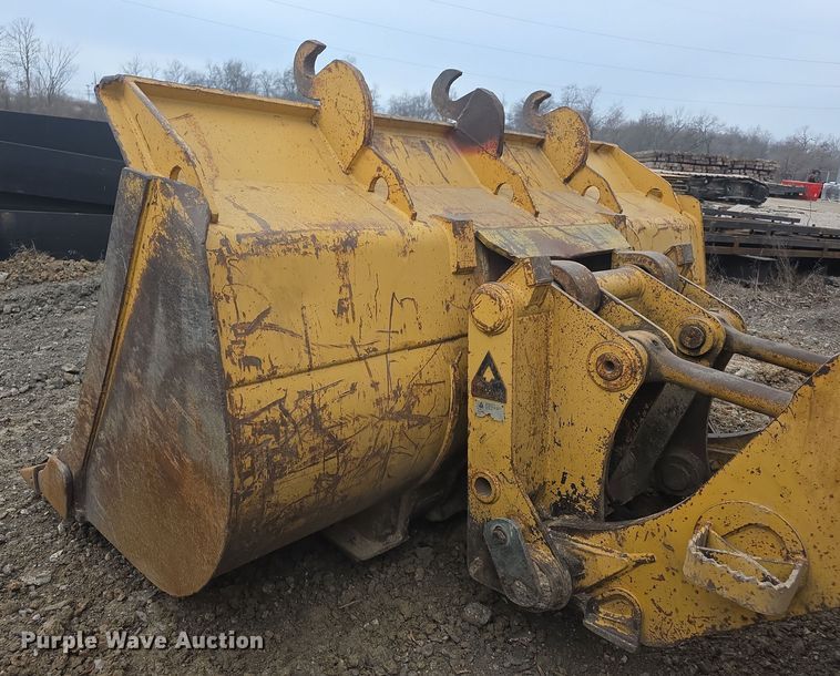 image for item FI0747 2003 Caterpillar 973C track loader