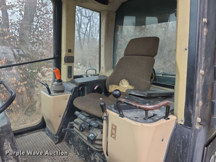 image for item FI0747 2003 Caterpillar 973C track loader