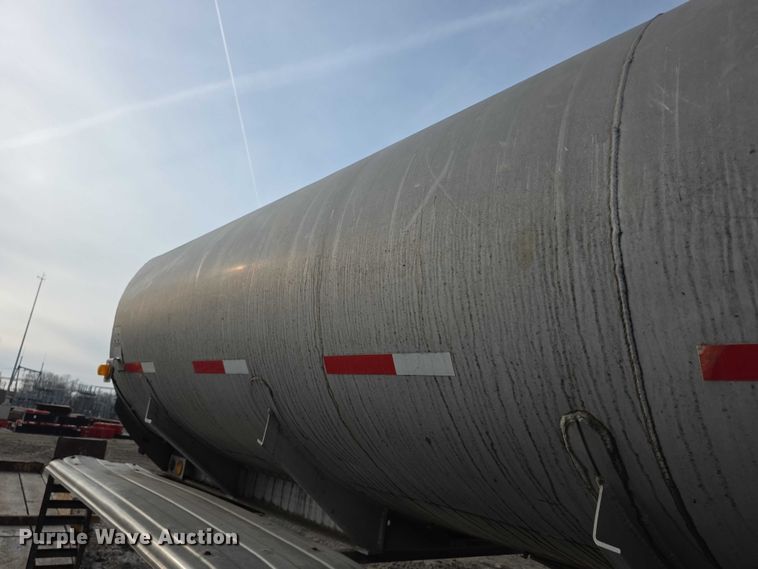 image for item FI0749 1975 Fruehauf TAGF2FSF tank trailer