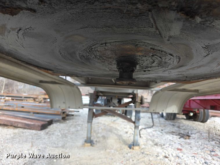 image for item FI0749 1975 Fruehauf TAGF2FSF tank trailer