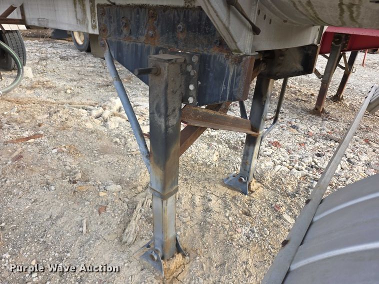 image for item FI0749 1975 Fruehauf TAGF2FSF tank trailer