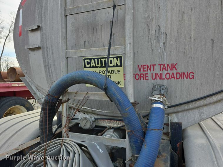 image for item FI0749 1975 Fruehauf TAGF2FSF tank trailer