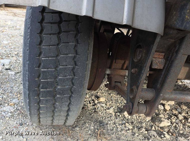 image for item FI0749 1975 Fruehauf TAGF2FSF tank trailer