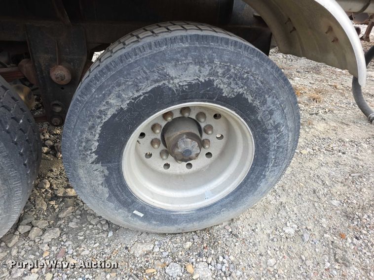 image for item FI0749 1975 Fruehauf TAGF2FSF tank trailer