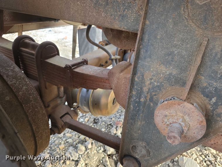 image for item FI0749 1975 Fruehauf TAGF2FSF tank trailer