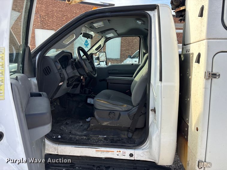 image for item FK1045 2015 Ford F450 utility / service truck