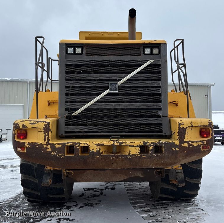 image for item FK1054 2005 Volvo L330E wheel loader