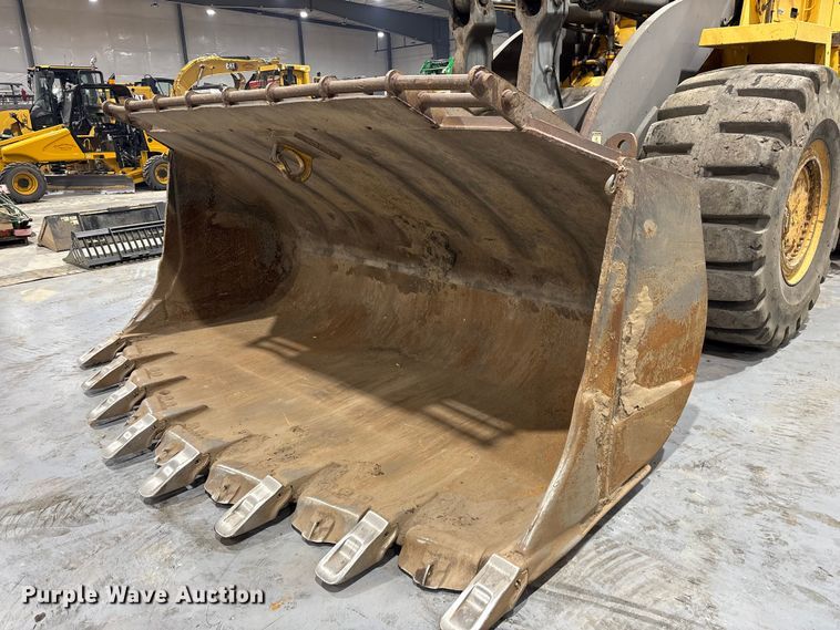 image for item FK1054 2005 Volvo L330E wheel loader