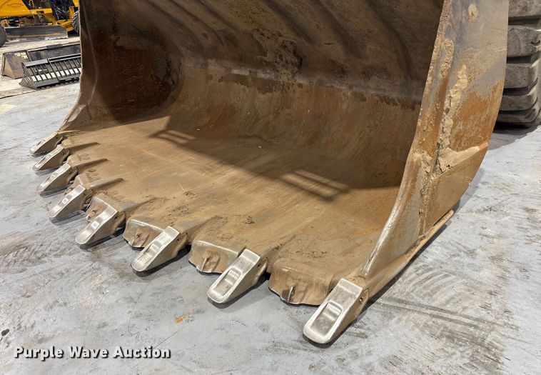 image for item FK1054 2005 Volvo L330E wheel loader