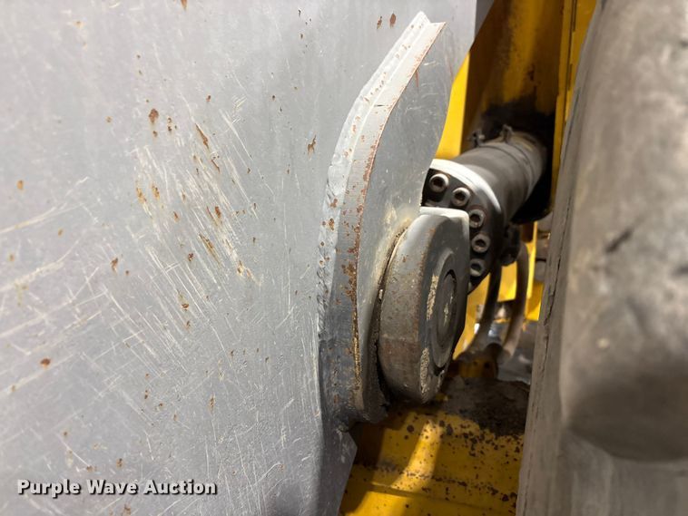 image for item FK1054 2005 Volvo L330E wheel loader