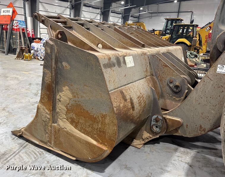 image for item FK1054 2005 Volvo L330E wheel loader