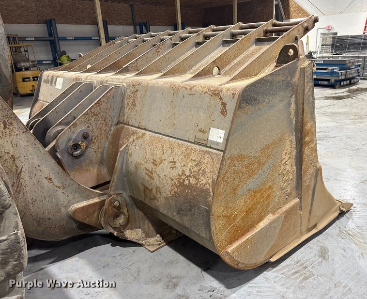 image for item FK1054 2005 Volvo L330E wheel loader