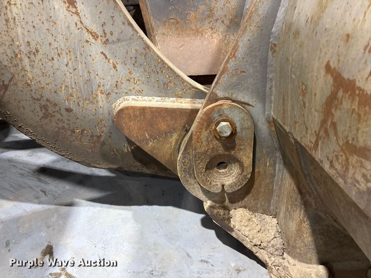 image for item FK1054 2005 Volvo L330E wheel loader