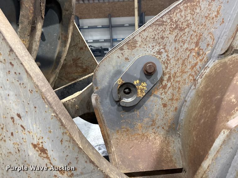 image for item FK1054 2005 Volvo L330E wheel loader