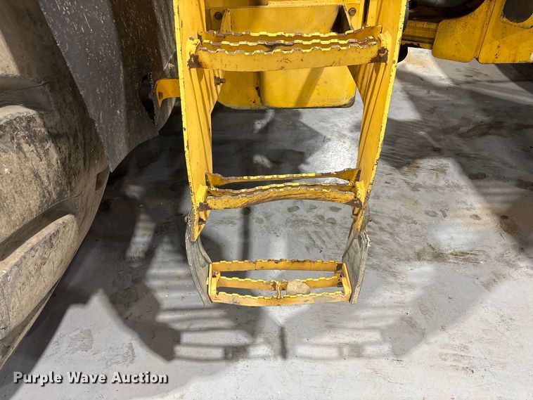 image for item FK1054 2005 Volvo L330E wheel loader