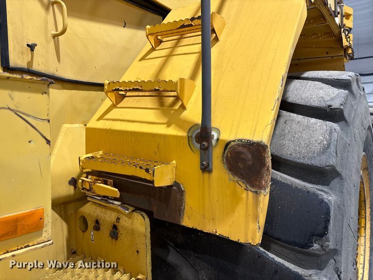 image for item FK1054 2005 Volvo L330E wheel loader