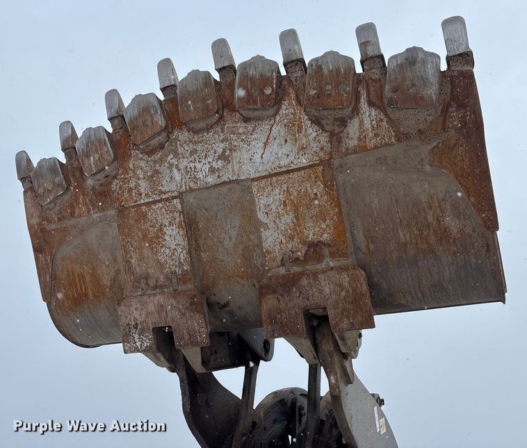 image for item FK1054 2005 Volvo L330E wheel loader