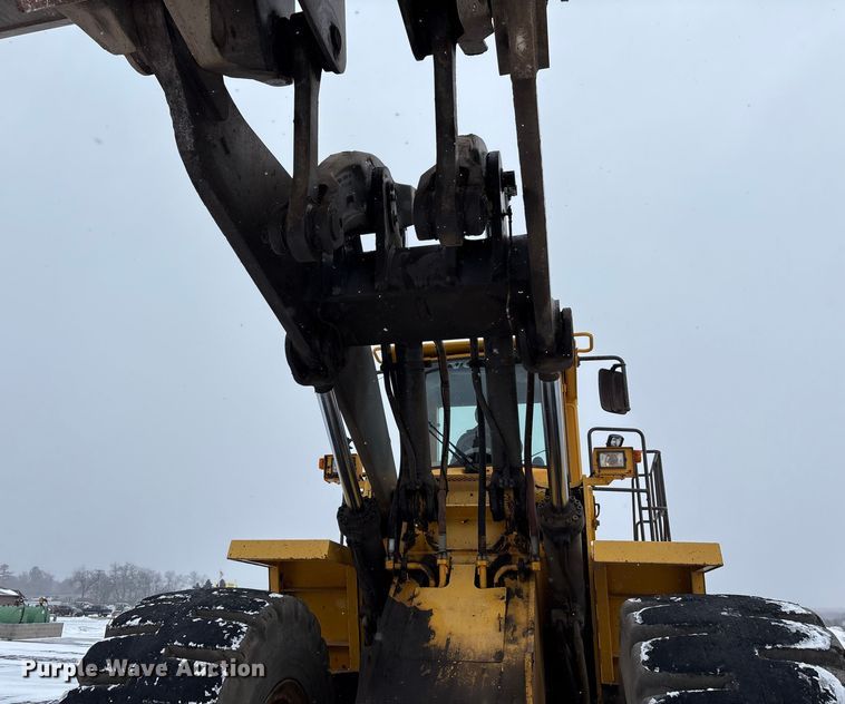 image for item FK1054 2005 Volvo L330E wheel loader