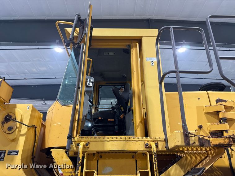 image for item FK1054 2005 Volvo L330E wheel loader