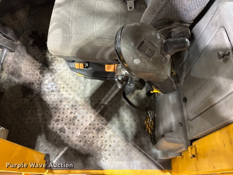 image for item FK1054 2005 Volvo L330E wheel loader