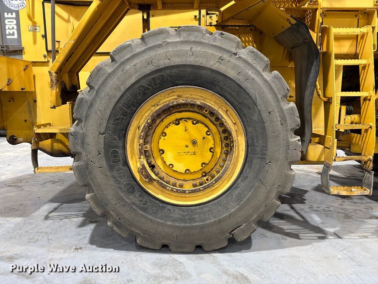 image for item FK1054 2005 Volvo L330E wheel loader