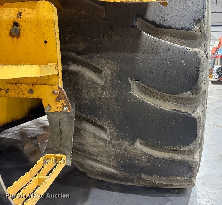 image for item FK1054 2005 Volvo L330E wheel loader