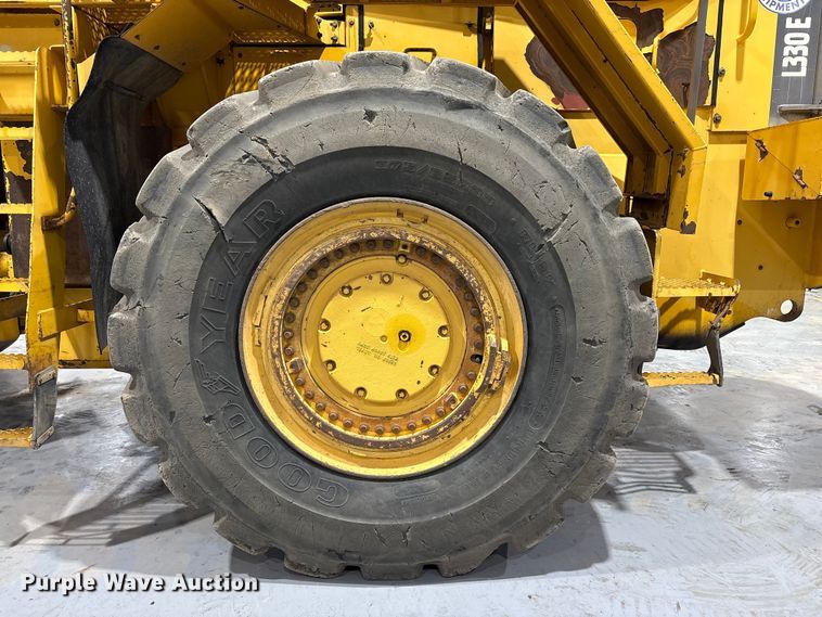 image for item FK1054 2005 Volvo L330E wheel loader