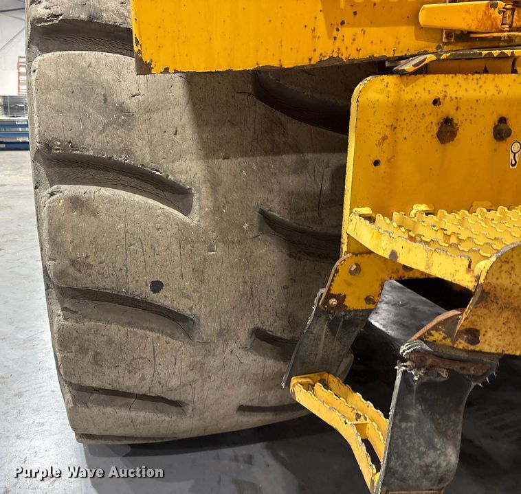 image for item FK1054 2005 Volvo L330E wheel loader