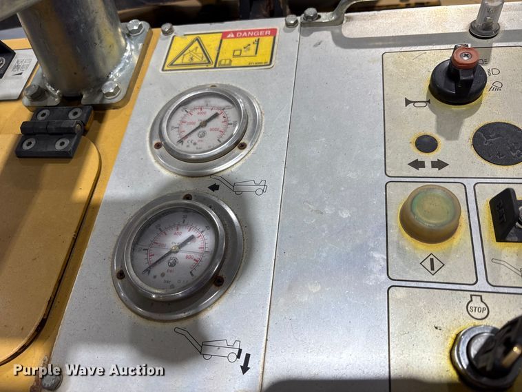 image for item FK1055 2014 Caterpillar PM-102 cold planer