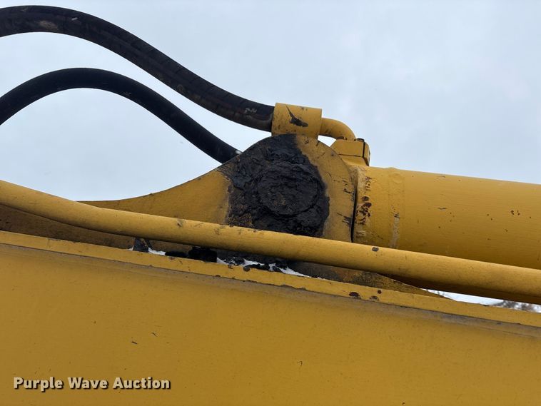 image for item FK1056 1993 Caterpillar 330 L long reach excavator