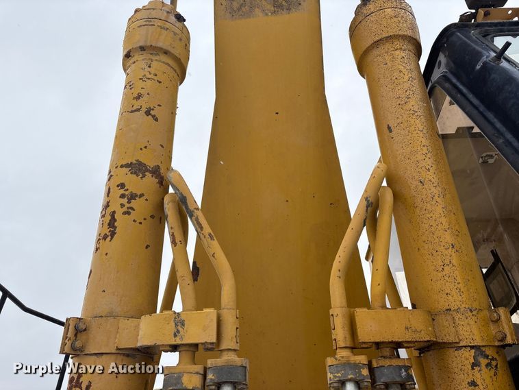 image for item FK1056 1993 Caterpillar 330 L long reach excavator