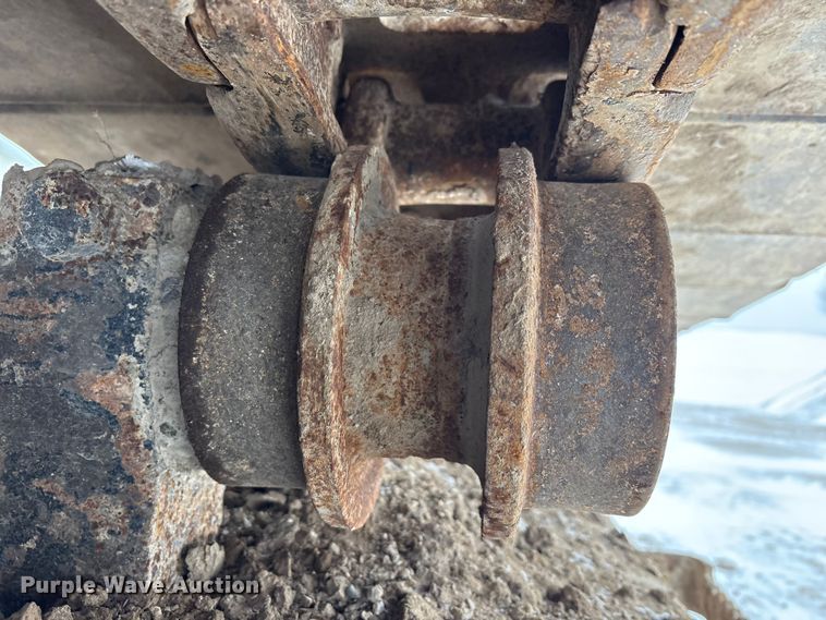 image for item FK1056 1993 Caterpillar 330 L long reach excavator