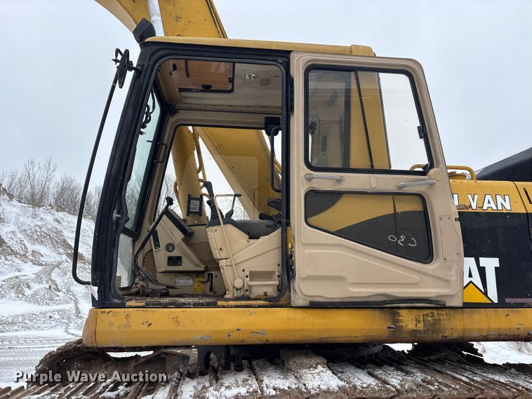image for item FK1056 1993 Caterpillar 330 L long reach excavator