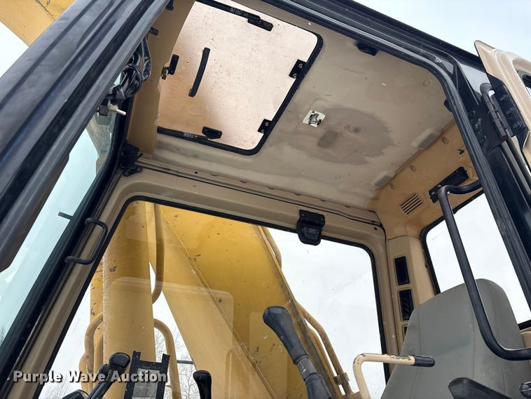 image for item FK1056 1993 Caterpillar 330 L long reach excavator