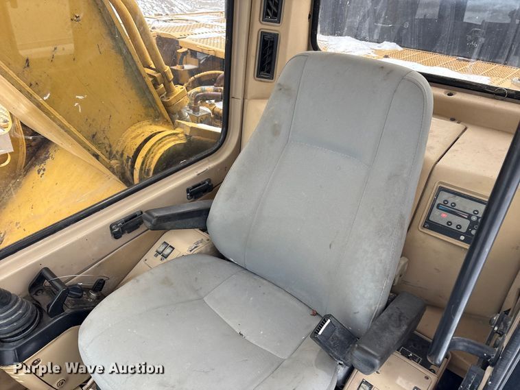 image for item FK1056 1993 Caterpillar 330 L long reach excavator