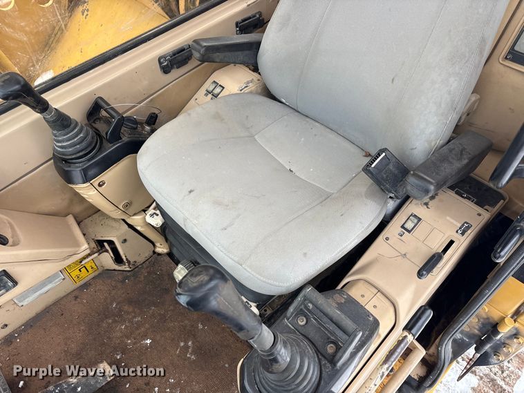 image for item FK1056 1993 Caterpillar 330 L long reach excavator