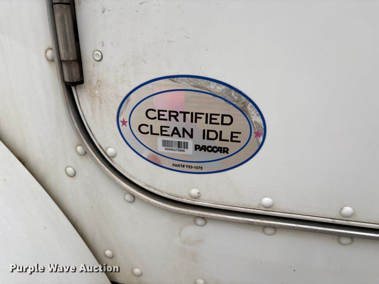 image for item FK2504 2020 Peterbilt 337 Flat Bed