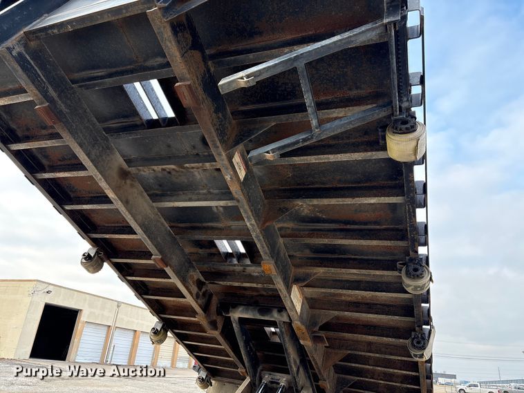 image for item FK2504 2020 Peterbilt 337 Flat Bed