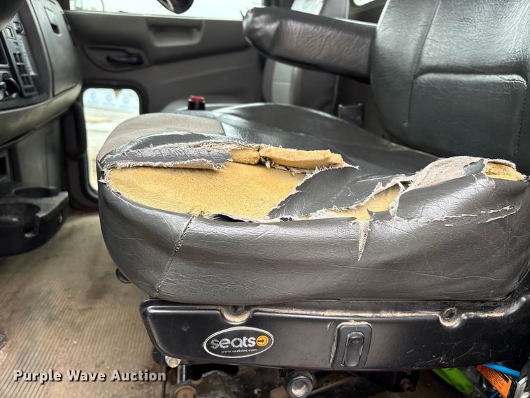 image for item FK2504 2020 Peterbilt 337 Flat Bed