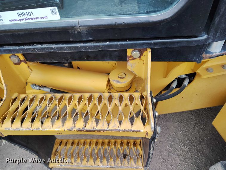 image for item IH9401 2015 NorAm 65E motor grader