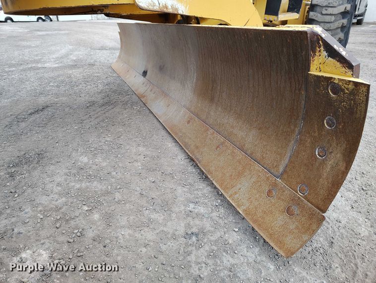 image for item IH9401 2015 NorAm 65E motor grader