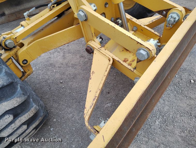 image for item IH9401 2015 NorAm 65E motor grader