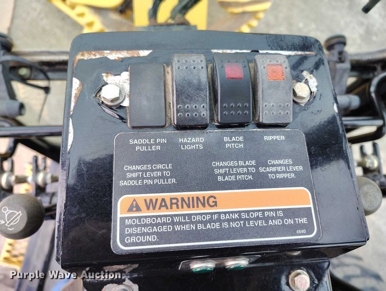 image for item IH9401 2015 NorAm 65E motor grader