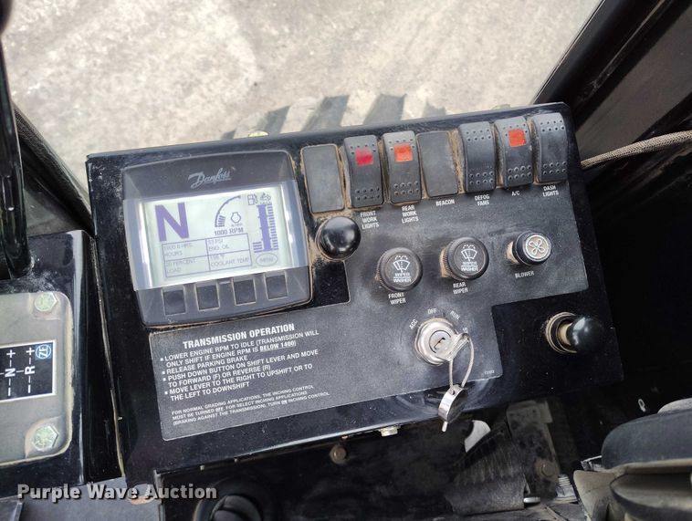 image for item IH9401 2015 NorAm 65E motor grader