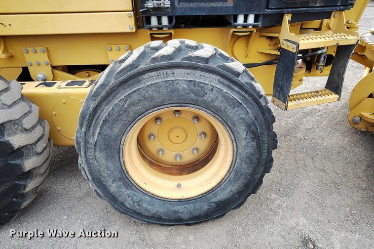 image for item IH9401 2015 NorAm 65E motor grader