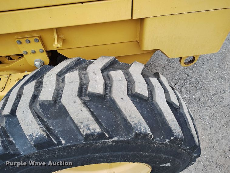 image for item IH9401 2015 NorAm 65E motor grader